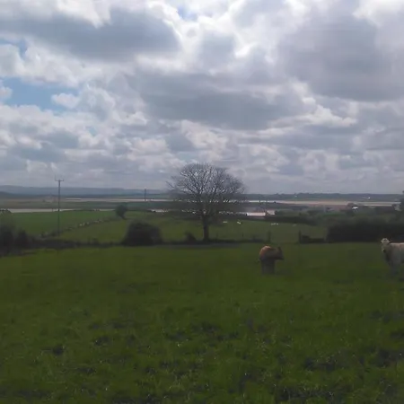 Beautiful Farmhouse, Luxurious House And Ample Room! Comfy And Cosy!